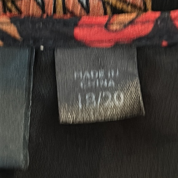 Plus Size Avenue Red and Brown Floral Bell Sleeve Blouse - Picture 6 of 8